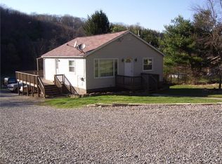 141 Willoughby Run Rd, Rochester, PA 15074