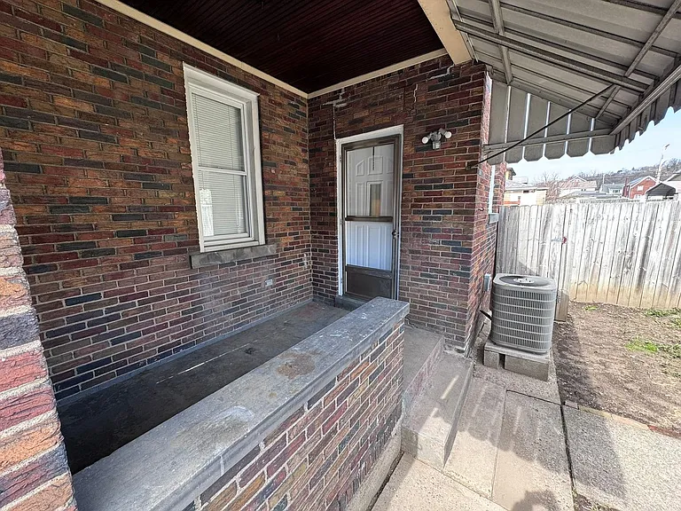 3211 Walnut St — Photo 5