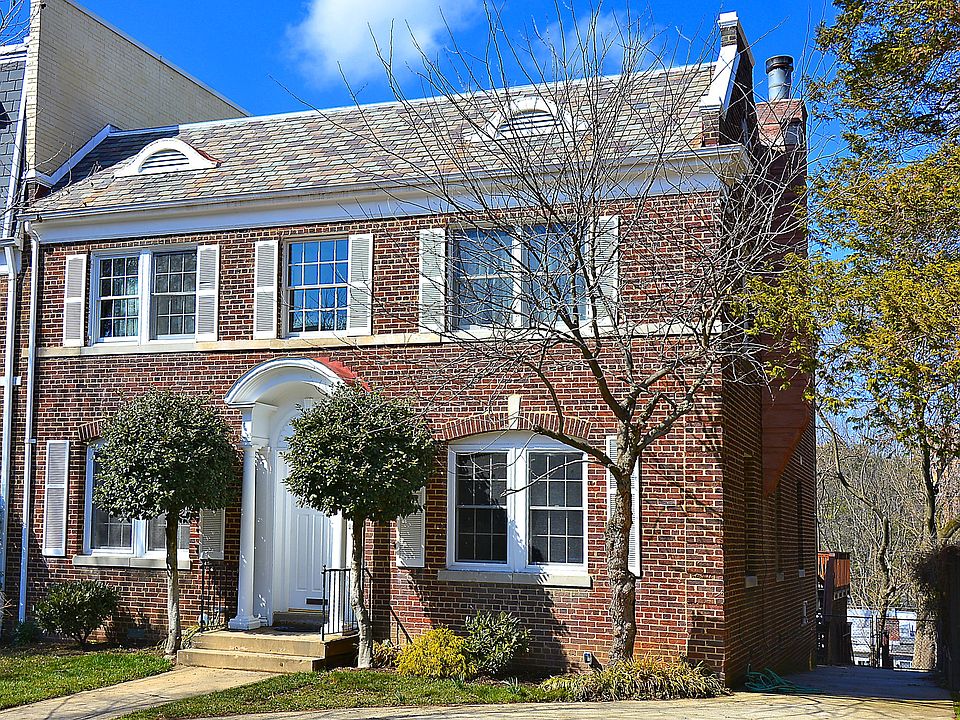 Beautiful, tree-lined, quiet street with houses only on one side of the street!