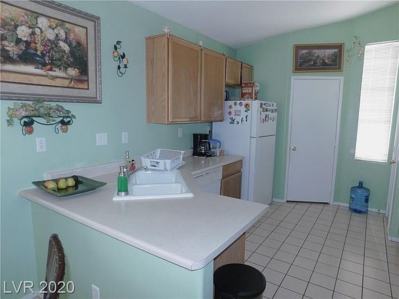 4th image of 2924 Saddle Hills Ct