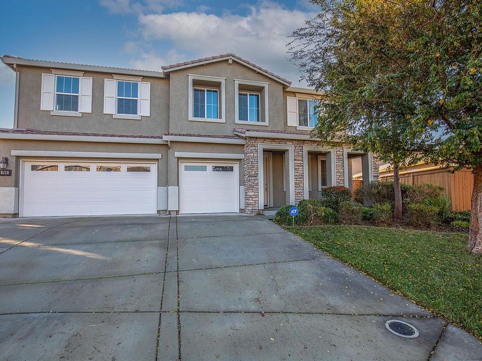 1st image of 808 Ella Ct