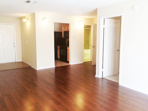 3rd image of 3015 W Santiago St APT 6