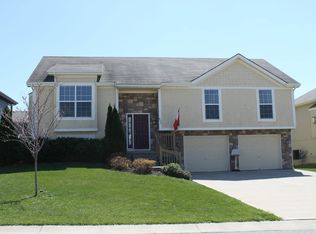 809 Glenview St, Leavenworth, KS 66048