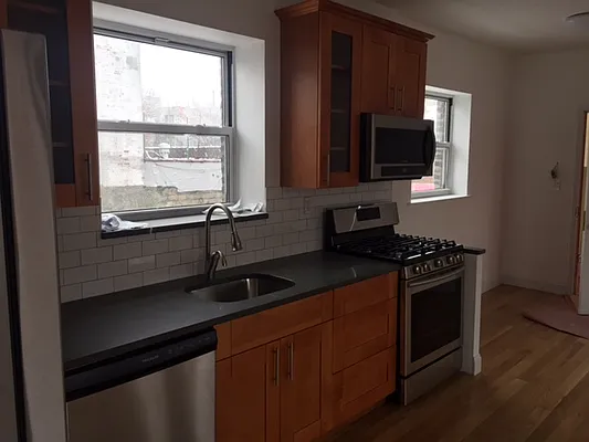 Rented by Alexander Bilu, LREB | media 23