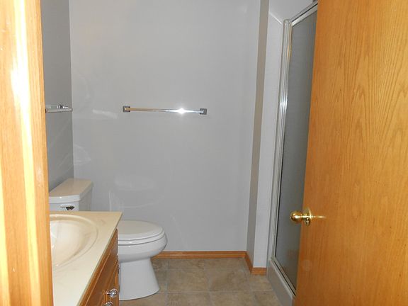 4th image of 2 Cullen Hills Dr