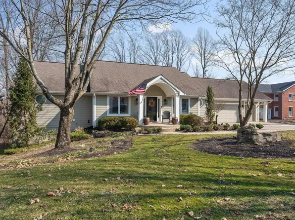 2901 S Somerset Pl, Bloomington, IN 47401