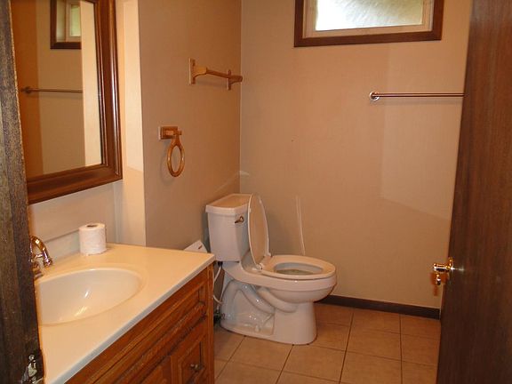 Lower Level Full Bath