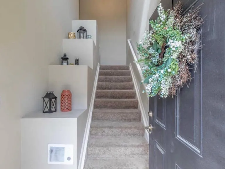 1425 Carylake Cir — Photo 1