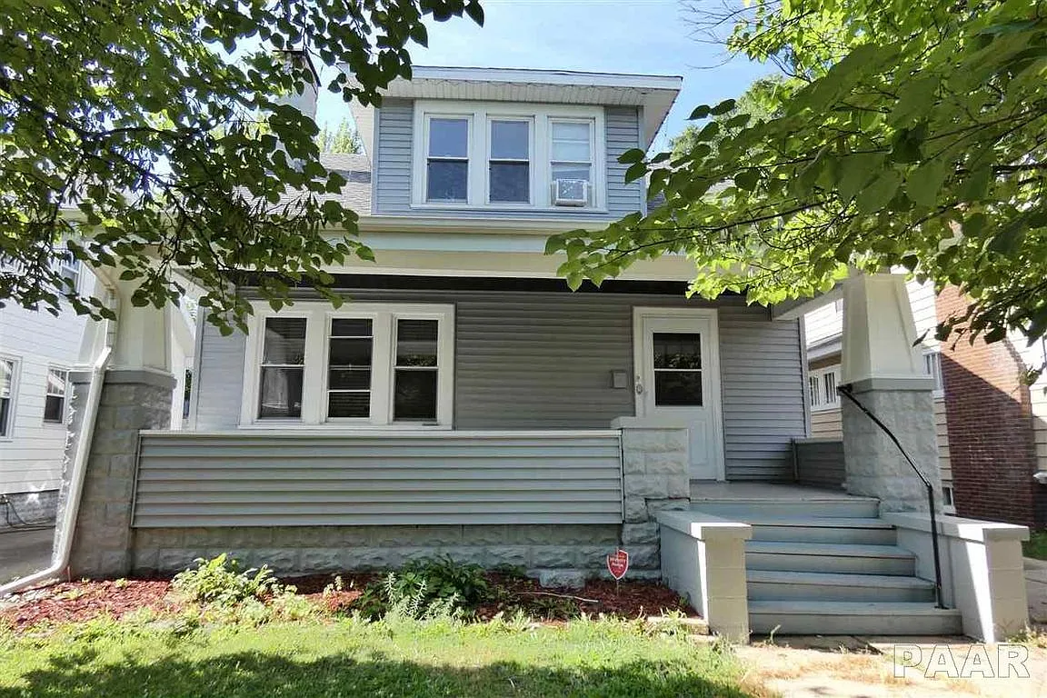 1332 E Hillcrest Pl photo 1