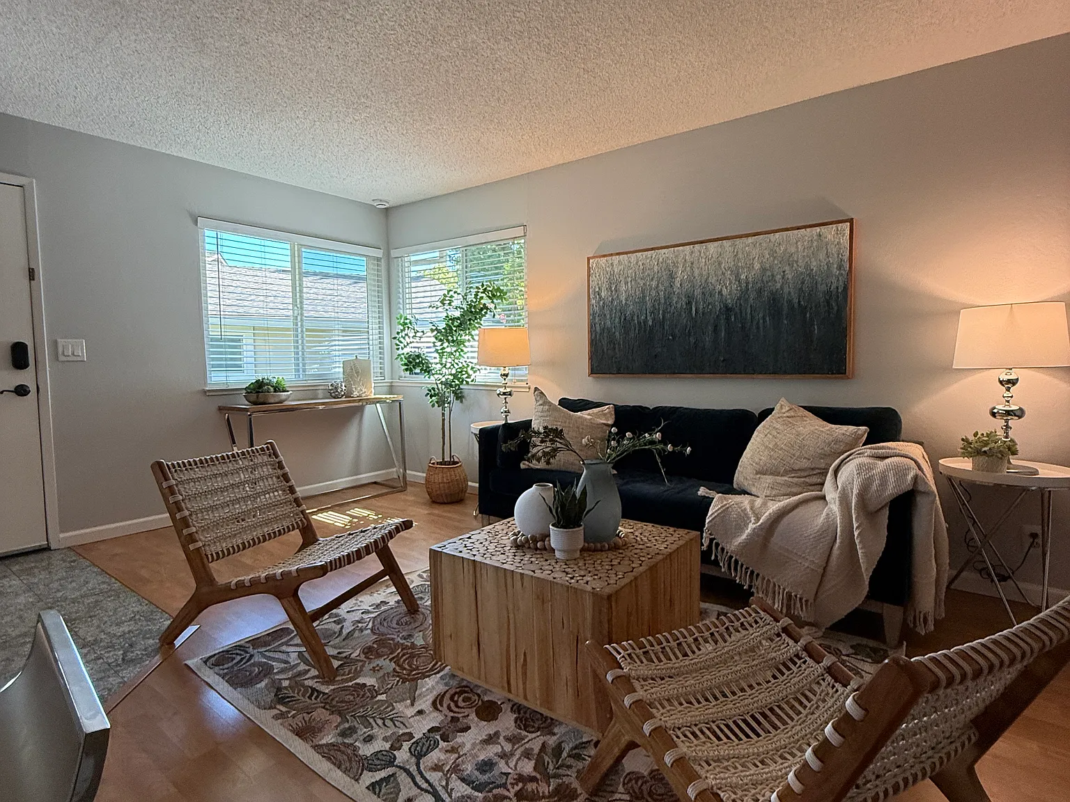 2 bed, 798 sqft, $3,000 — Photo 1