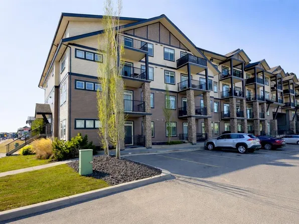117 E Copperpond Cmn SE #311, Calgary, AB T2Z 5E2