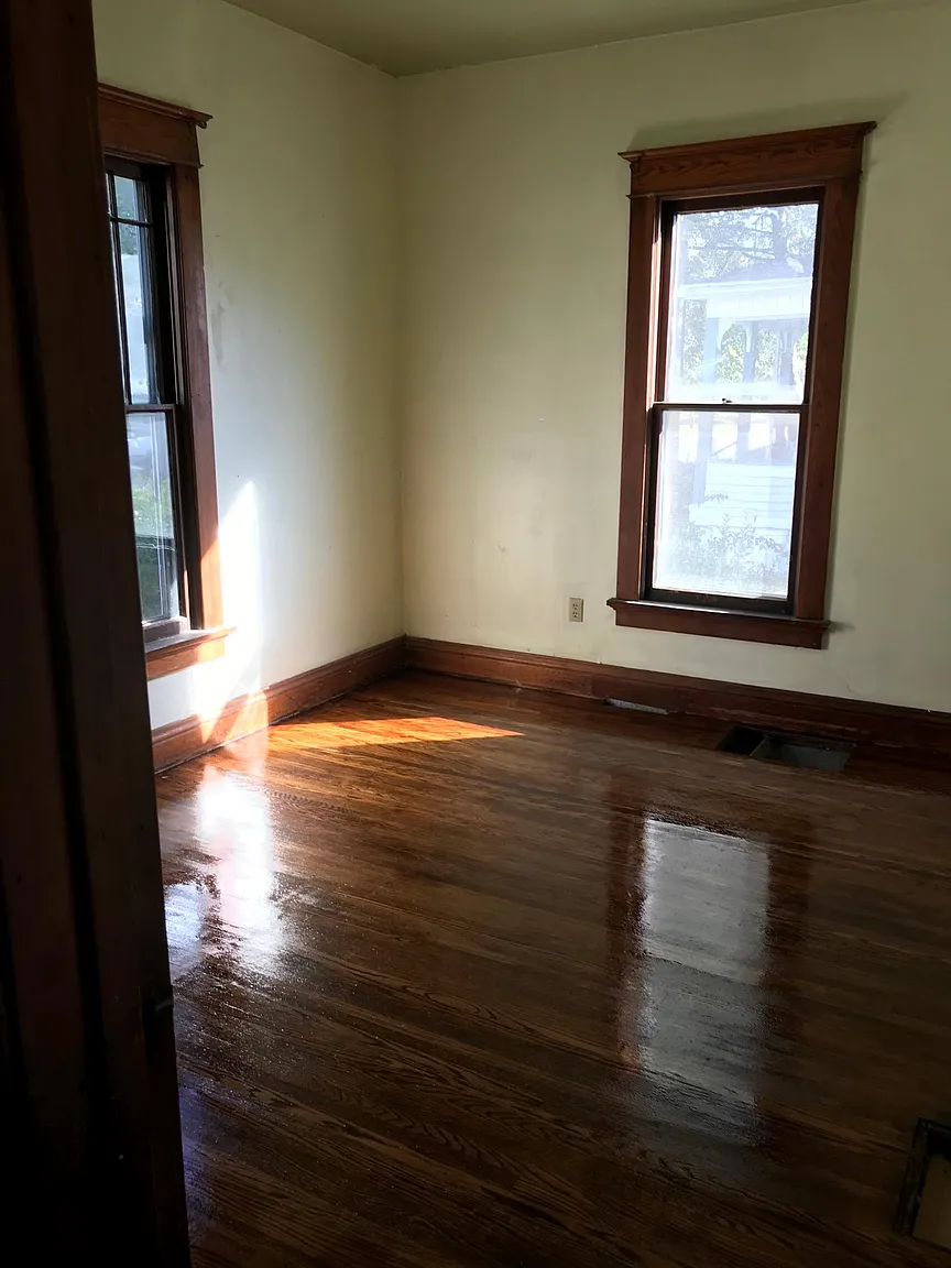 711 Grand Ct photo 1