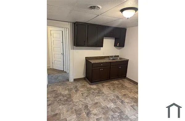 Building Photo - 139 Bausman St #1