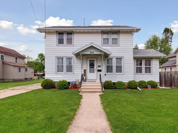 232 Walnut St, Beaver Dam, WI 53916