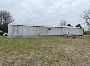 15 Red House Rd, Elora, TN 37328