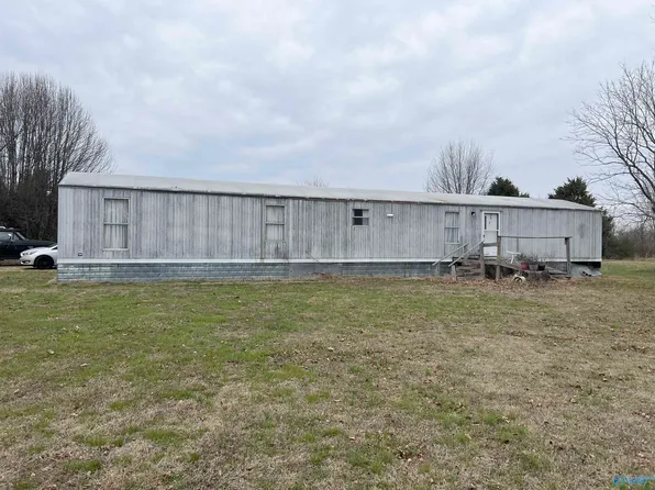 15 Red House Rd, Elora, TN 37328