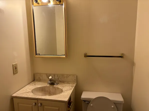 3477 Mahoney Dr, Traverse City, MI 49696