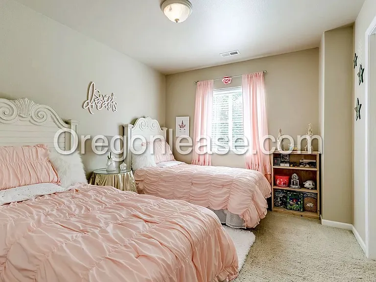 1723 Praslin St — Photo 13