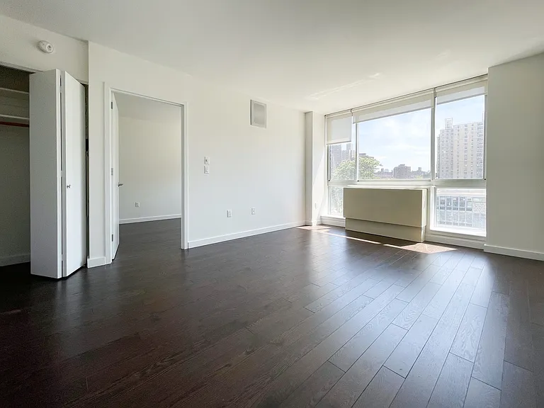 310 E 2nd St #5M — Photo 4