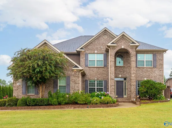 126 Autumn Wind Dr, Madison, AL 35758