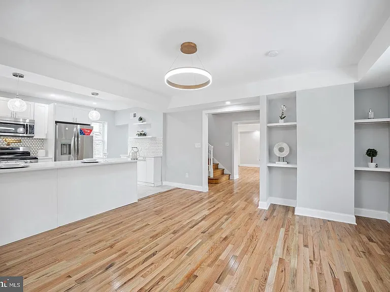 541 E Church Rd — Photo 8