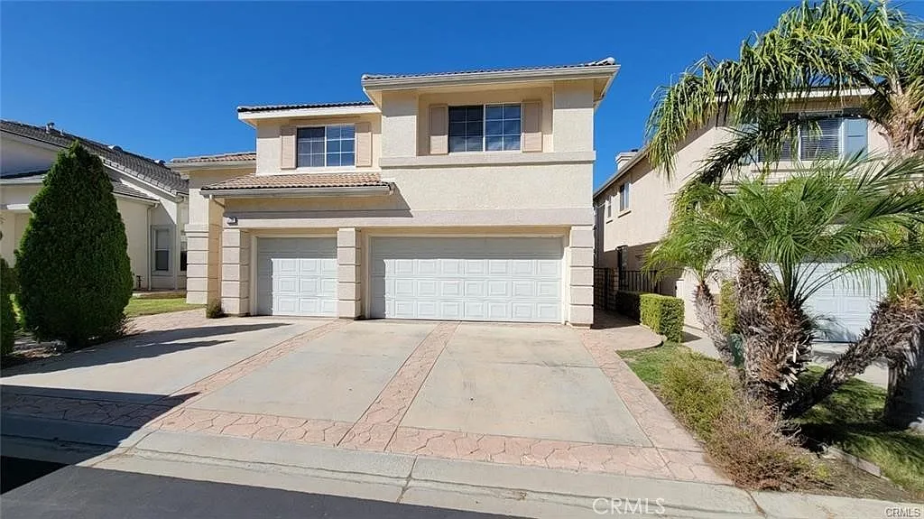 3 bed, 2370 sqft, $4,700 — Photo 1