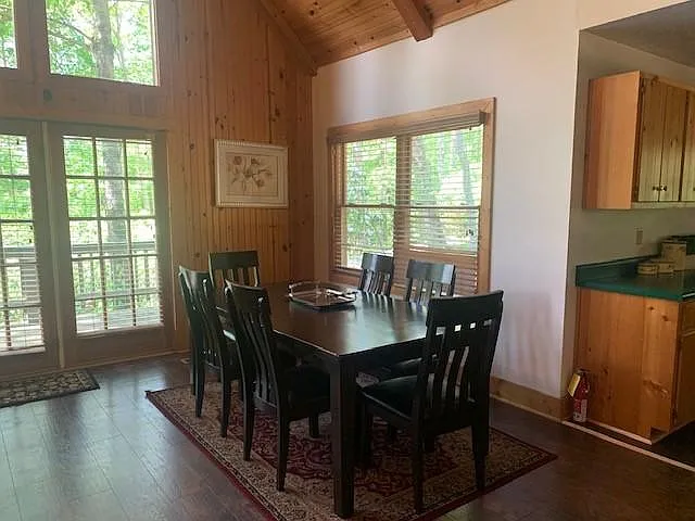 4 bed, 2532 sqft, $2,700 — Photo 4