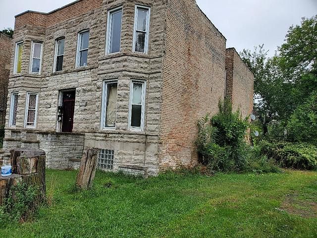 2nd image of 7827 S Lowe Ave