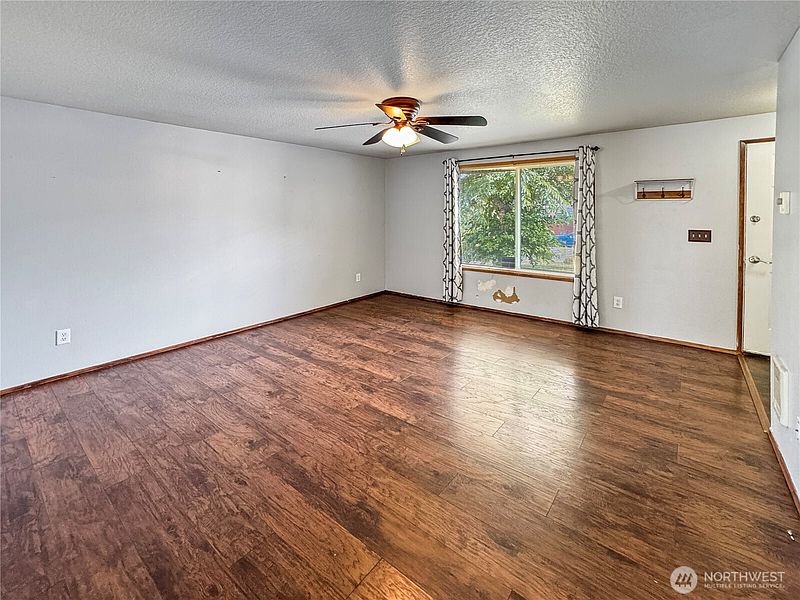 3rd image of 14405 SE 7th Street