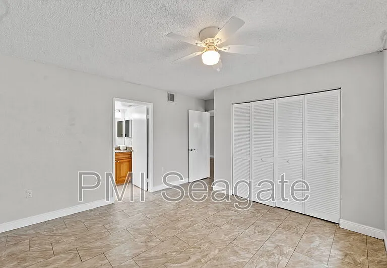1543 Lake Crystal Dr #G — Photo 9
