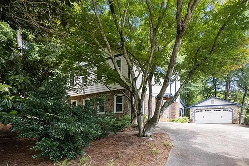 4989 Kings Wood Dr NE Photo 1