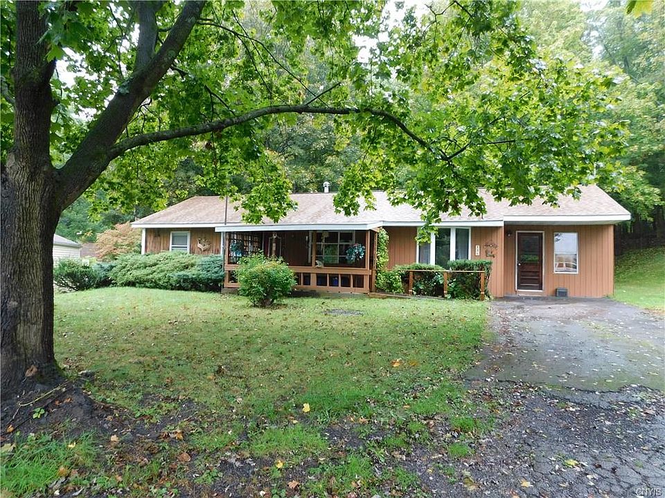 1st image of 136 Greenridge Dr