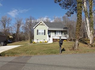 411 Park Ln, Reidsville, NC 27320