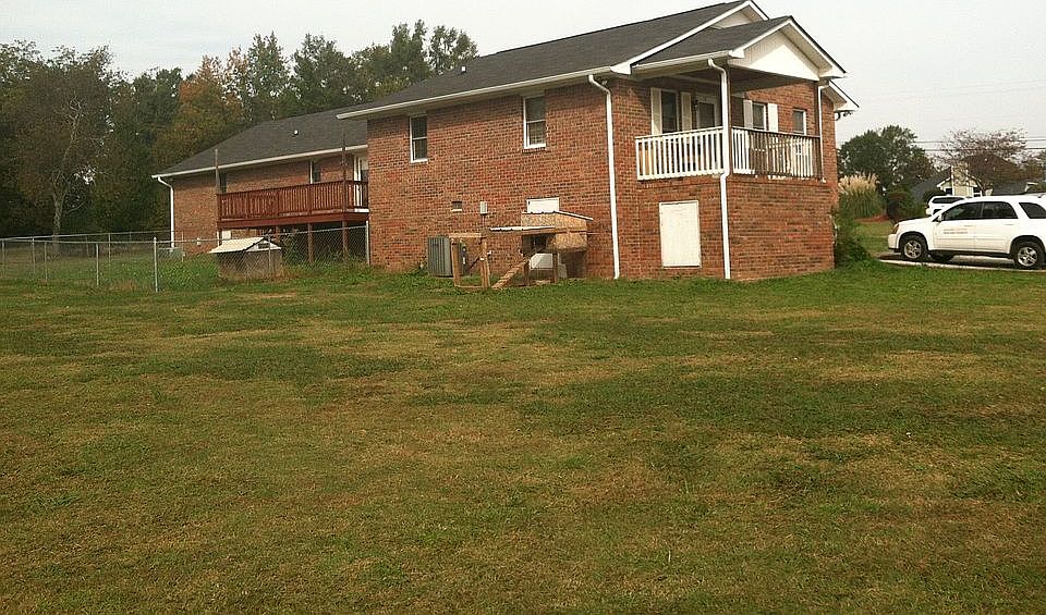 2nd image of 312 Peeksville Rd