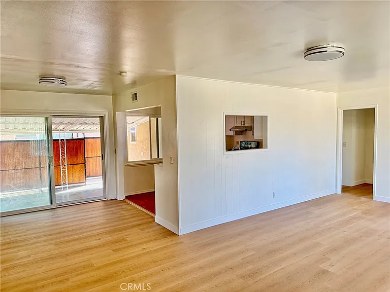 835 W Spruce St — Photo 6