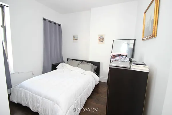 Rented by Town Residential | media 29