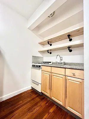 Rented by Pear NYC LLC | media 18