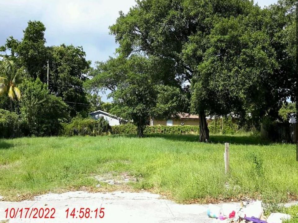 1st image of 237 NW 11th Street