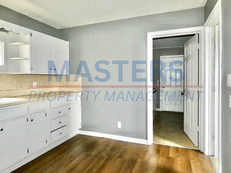 2563 Foraker Ave — Photo 30