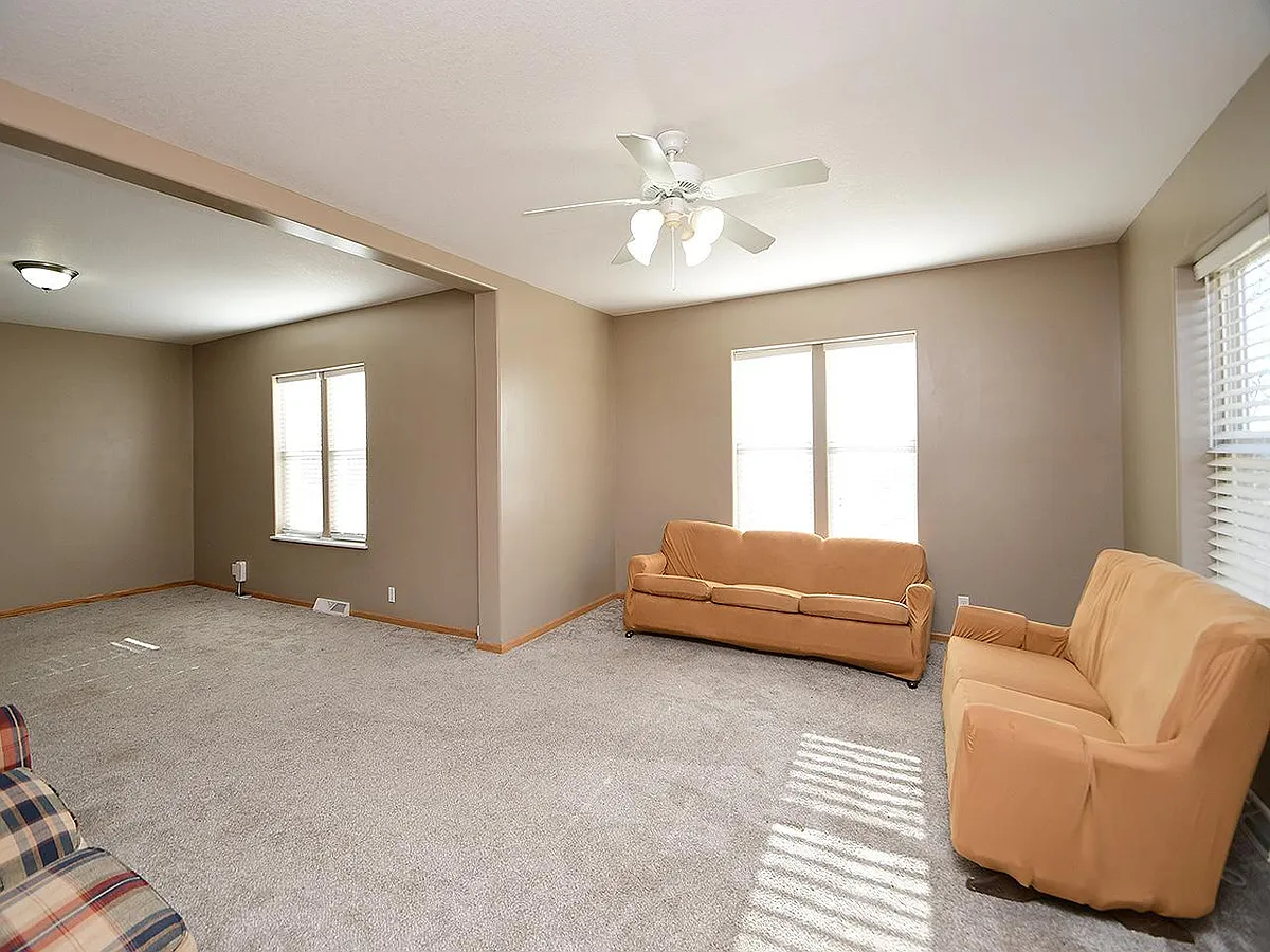 Property Photo - 161 S Walnut St