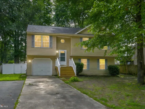 1027 Biltmore Ave, West River, MD 20778