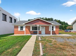 262 Catawba Ave, Old Fort, NC 28762