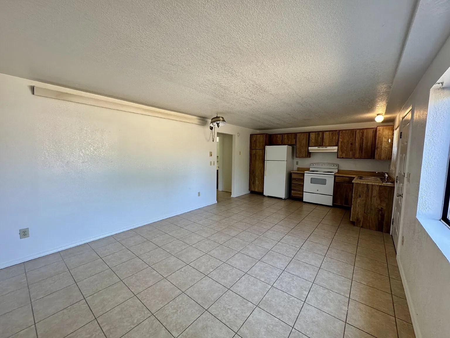 1 bed, 1.0 bath, $1,000 — Photo 2