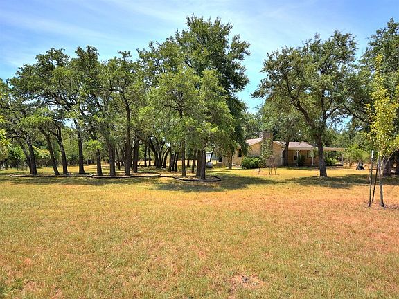 3rd image of 804 Cedar Park Dr