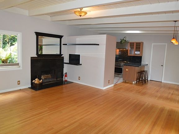 3rd image of 70 Glen Dr
