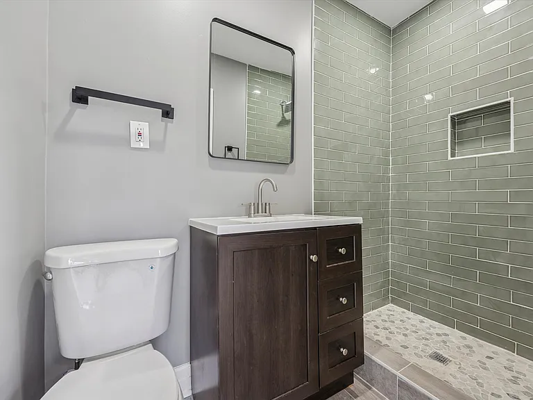 523 W Glenside Ave — Photo 14