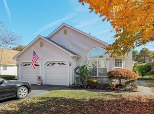 132 Skyline Dr, Lakewood, NJ 08701
