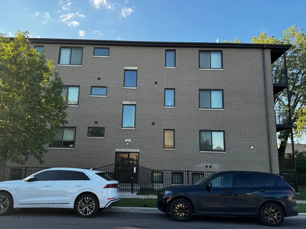 226 E 48th St #3W, Chicago, IL 60615