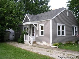 6 Pine Pl, Jacksonville, IL 62650