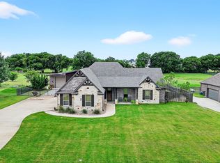 686 Cypress Point Dr, Gunter, TX 75058